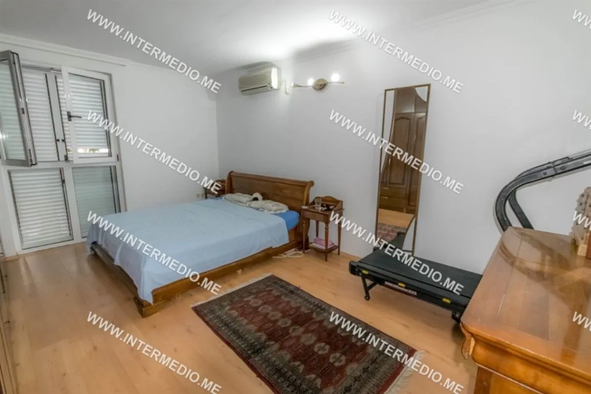 Prodaja, dvosoban stan, 76m², Savina, Herceg Novi