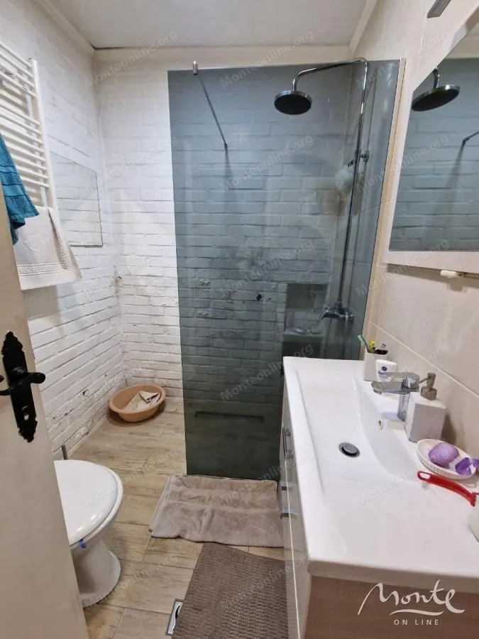 Prodaja, trosoban stan, 106m², Stari Grad, Herceg Novi