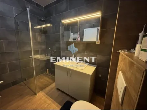 Izdavanje, trosoban stan, 73m², Kalenić Pijaca, Vračar Sve Podlokacije - image 10