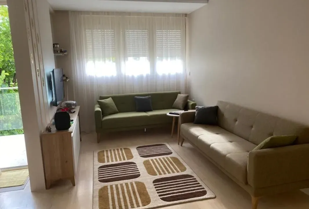 Izdavanje, jednosoban stan, 49m², Šušanj, Bar