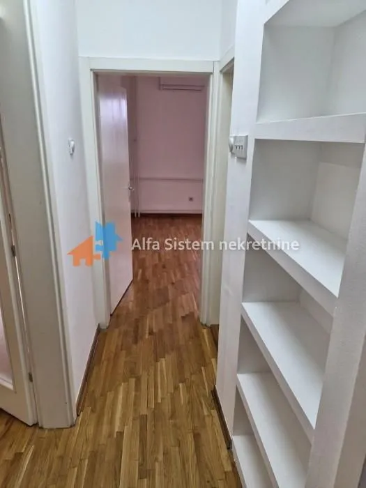 Izdavanje, trosoban stan, 77m², Novi Beograd Sve Podlokacije, Beograd