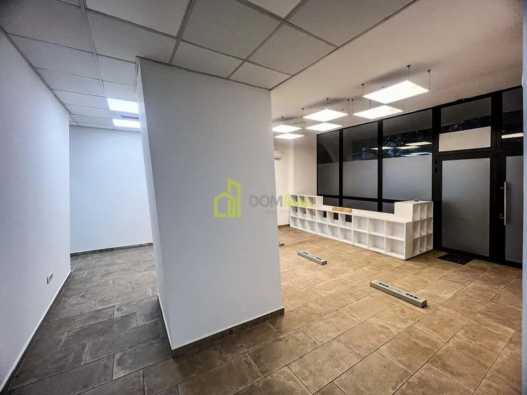 Rent, office space, 294m², Blok 5, Podgorica