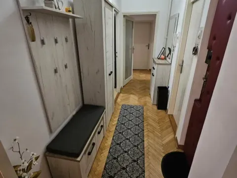 Izdavanje, trosoban stan, 80m², Slavija, Vračar Sve Podlokacije - image 2