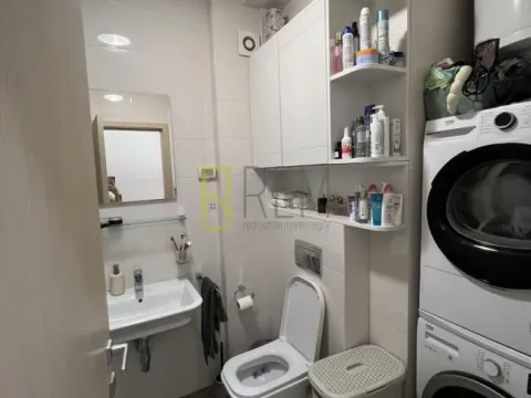 Prodaja, jednosoban stan, 53m², City Kvart, Podgorica - image 8