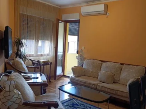 Izdavanje, jednosoban stan, 40m², Stari Aerodrom, Podgorica - image 8