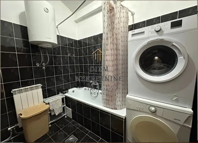Izdavanje, kuća, 250m², Zabjelo, Podgorica