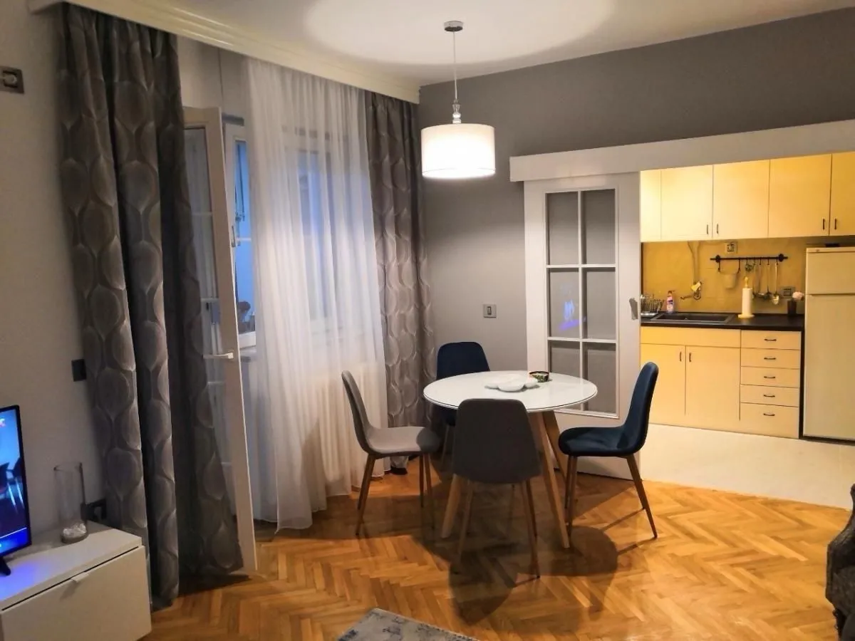 Prodaja, dvosoban stan, 64m², Centar, Novi Sad