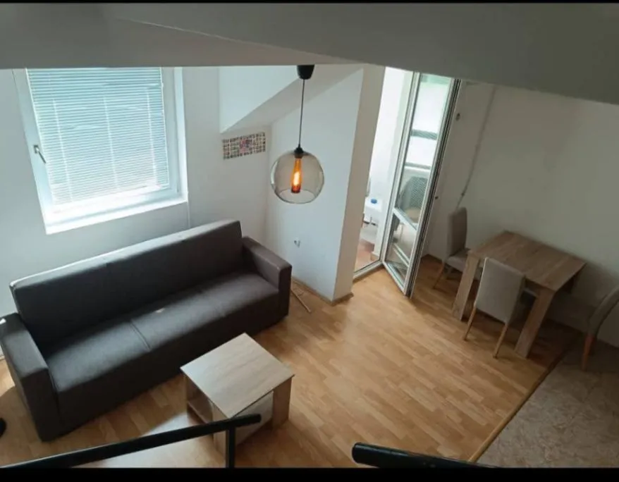 Izdavanje, dvosoban stan, 43m², Vojvode Vlahovica, Beograd