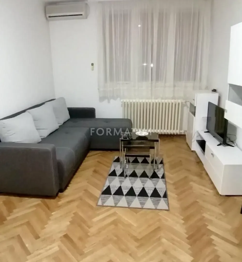 Izdavanje, jednosoban stan, 32m², Stari Grad, Beograd
