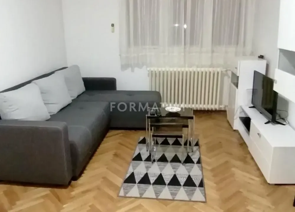 Izdavanje, jednosoban stan, 32m², Stari Grad, Beograd