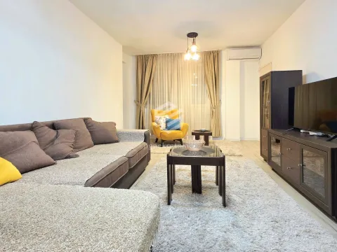 Izdavanje, dvosoban stan, 100m², Preko Morače, Podgorica - image 1