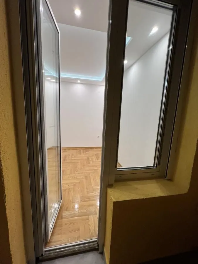 Izdavanje, trosoban stan, 68m², Centar, Niš