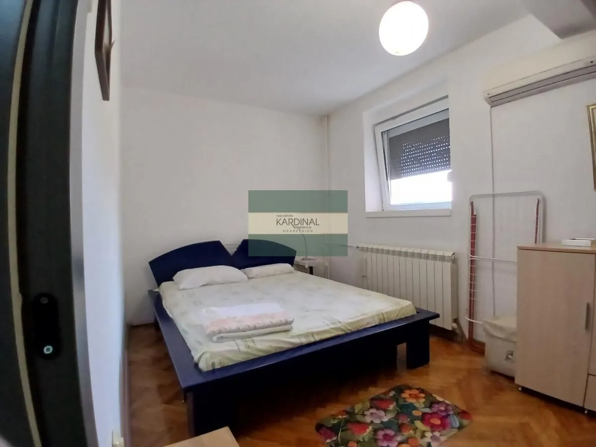 Izdavanje, trosoban stan, 78m², Centar, Jagodina
