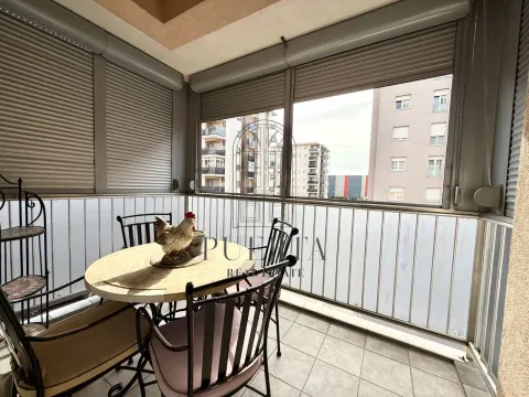 Rent, three bedroom apartment, 105m², City Kvart, Podgorica - image 8