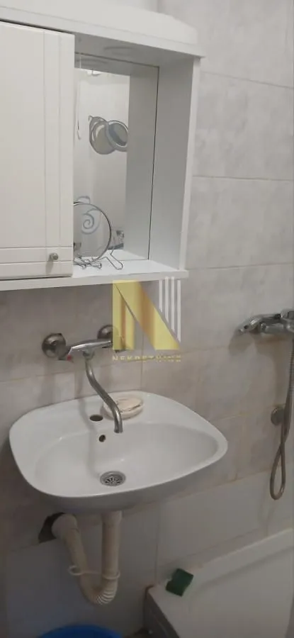 Izdavanje, garsonjera, 29m², Podbara, Novi Sad Sve Podlokacije