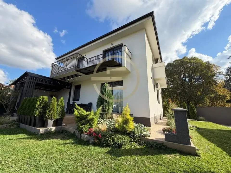 Prodaja, kuća, 174m², Sremska Kamenica, Petrovaradin