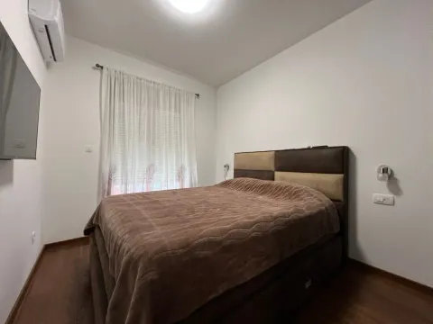 Izdavanje, trosoban stan, 93m², Master Kvart, Podgorica - image 7