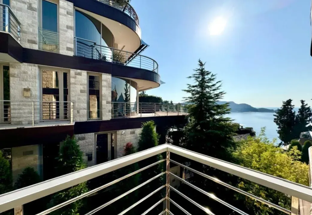 Sale, three bedroom apartment, 176m², Boreti, Budva