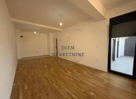 Rent, two bedroom apartment, 65m², Stari Aerodrom, Podgorica - image 2