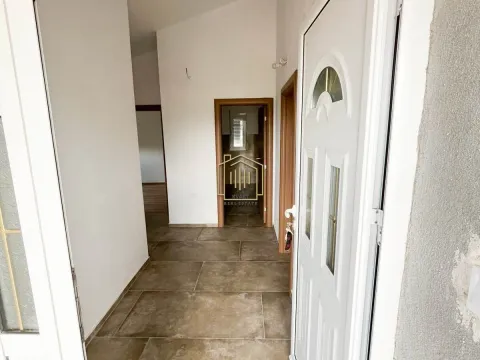 Izdavanje, dvosoban stan, 70m², Konik, Podgorica - image 3