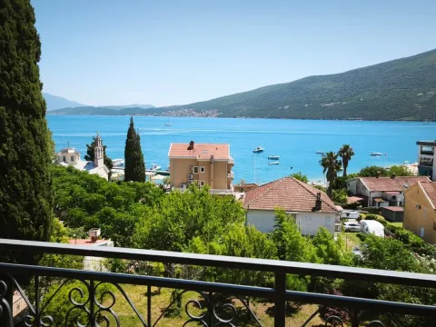 Prodaja, jednosoban stan, 75m², Đenovići, Herceg Novi - image 1