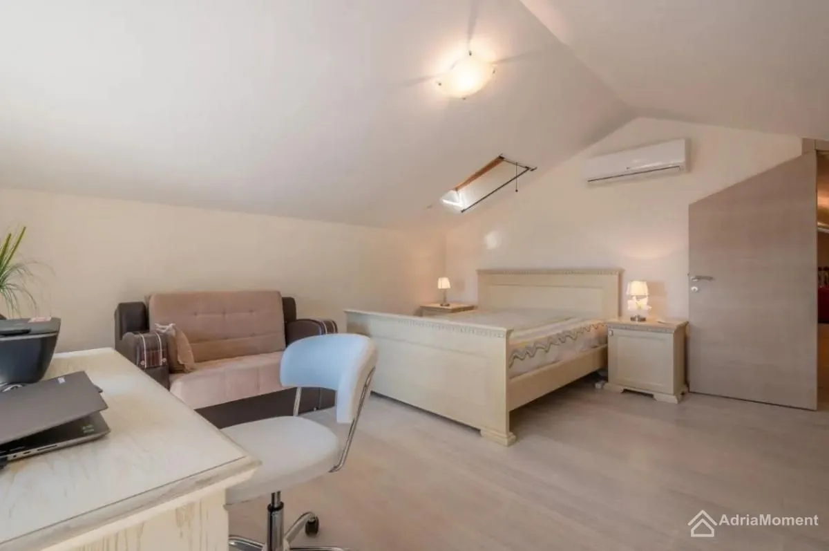 Sale, three bedroom apartment, 123m², Pržno, Budva