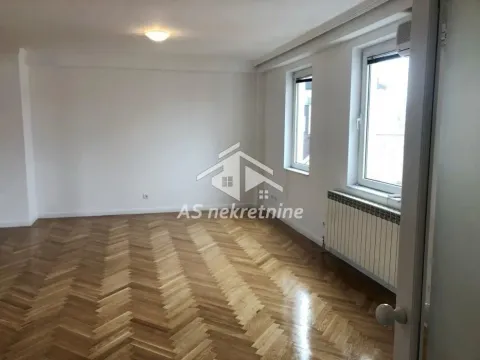 Izdavanje, četvorosoban stan, 144m², Vračar Hram, Vračar Sve Podlokacije - image 3