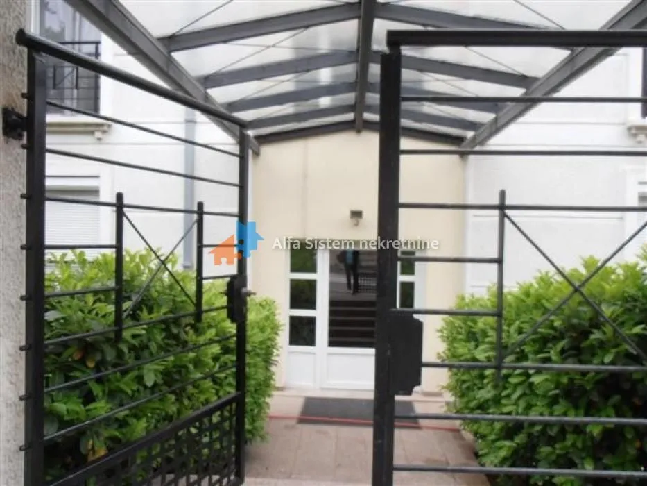Rent, three bedroom apartment, 130m², Savski Venac, Beograd