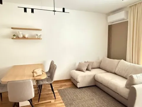 Sale, one bedroom apartment, 43m², Bečići, Budva - image 1