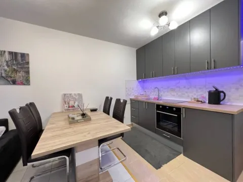 Izdavanje, jednosoban stan, 42m², Đenovići, Herceg Novi - image 3