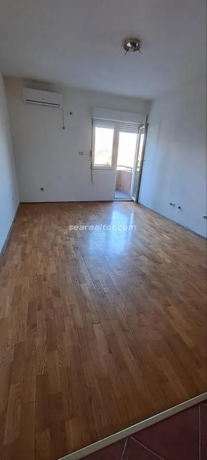 Prodaja, jednosoban stan, 45m², Stari Aerodrom, Podgorica