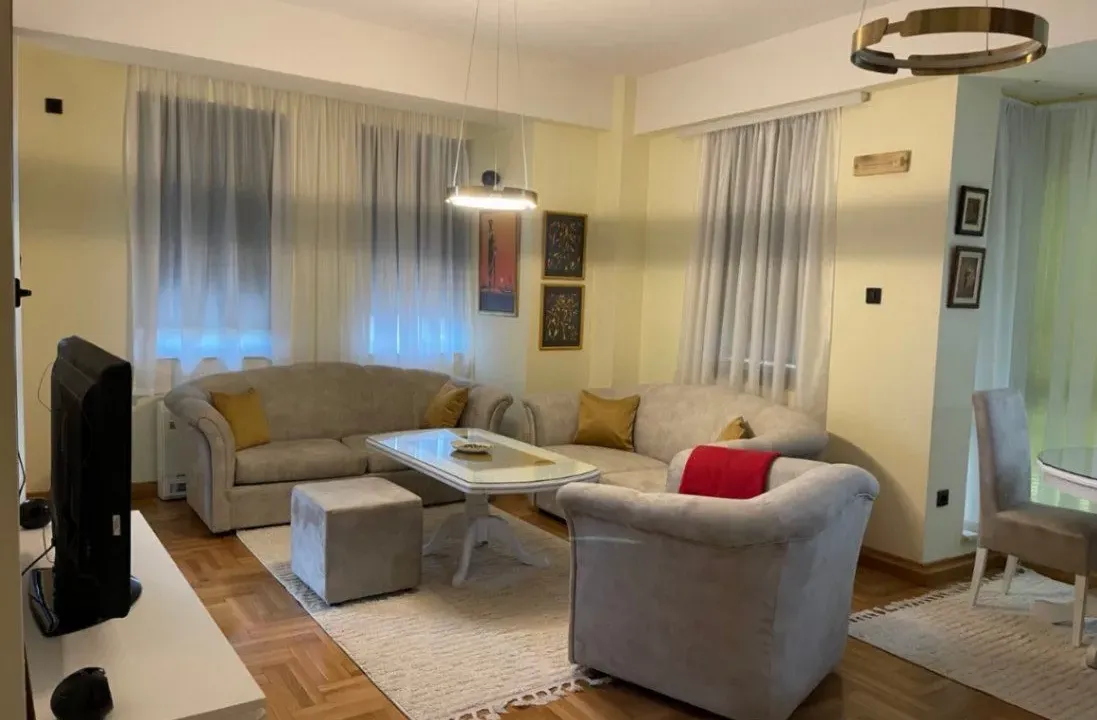Izdavanje, dvosoban stan, 76m², Podgorica, Crna Gora