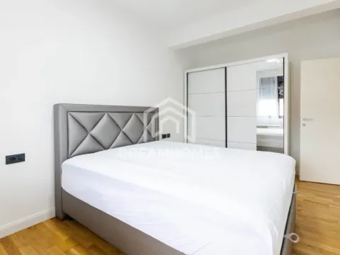 Izdavanje, trosoban stan, 130m², Nova Dalmatinska, Podgorica - image 8