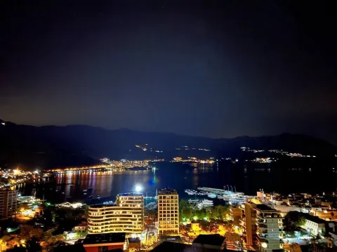 Sale, one bedroom apartment, 50m², Bečići, Budva - image 1