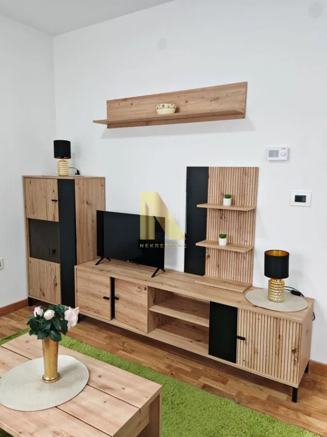 Izdavanje, jednosoban stan, 41m², Petrovaradin, Novi Sad