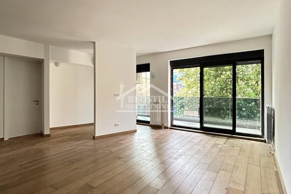 Prodaja, trosoban stan, 83m², Kalenić Pijaca, Vračar Sve Podlokacije