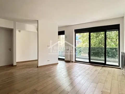 Prodaja, trosoban stan, 83m², Kalenić Pijaca, Vračar Sve Podlokacije - image 1