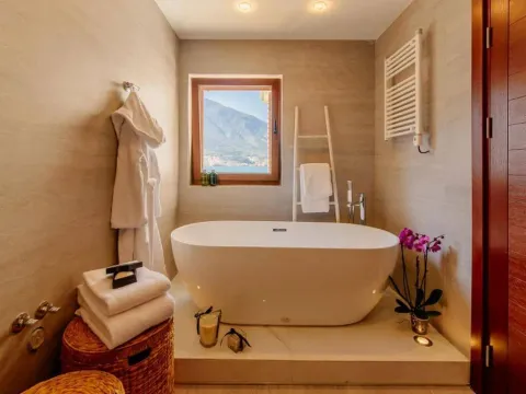 Sale, house, 192m², Dobrota, Kotor - image 7