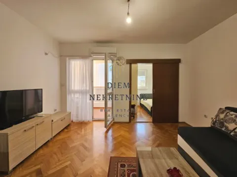 Izdavanje, stan, 35m², Centar, Bar - image 12