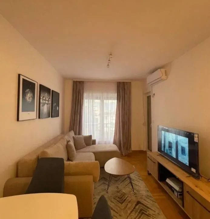 Izdavanje, jednosoban stan, 42m², Maslinjak, Budva