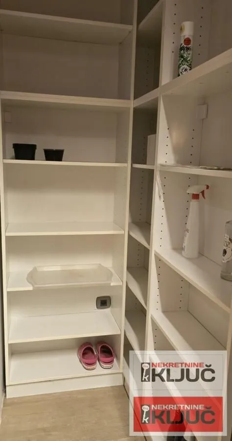 Izdavanje, četvorosoban stan, 134m², Spens, Novi Sad Sve Podlokacije