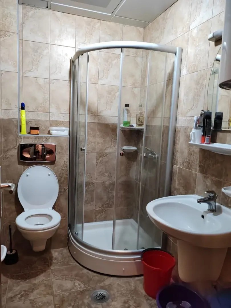 Izdavanje, jednosoban stan, 42m², Rozino, Budva