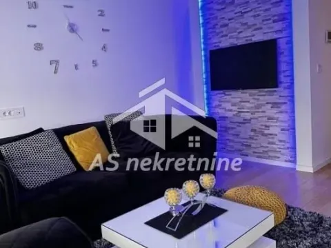 Izdavanje, trosoban stan, 70m², Zemun Cara Dušana, Zemun Sve Podlokacije - image 2