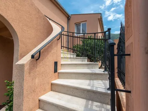 Sale, house, 340m², Bar, Crna Gora - image 21