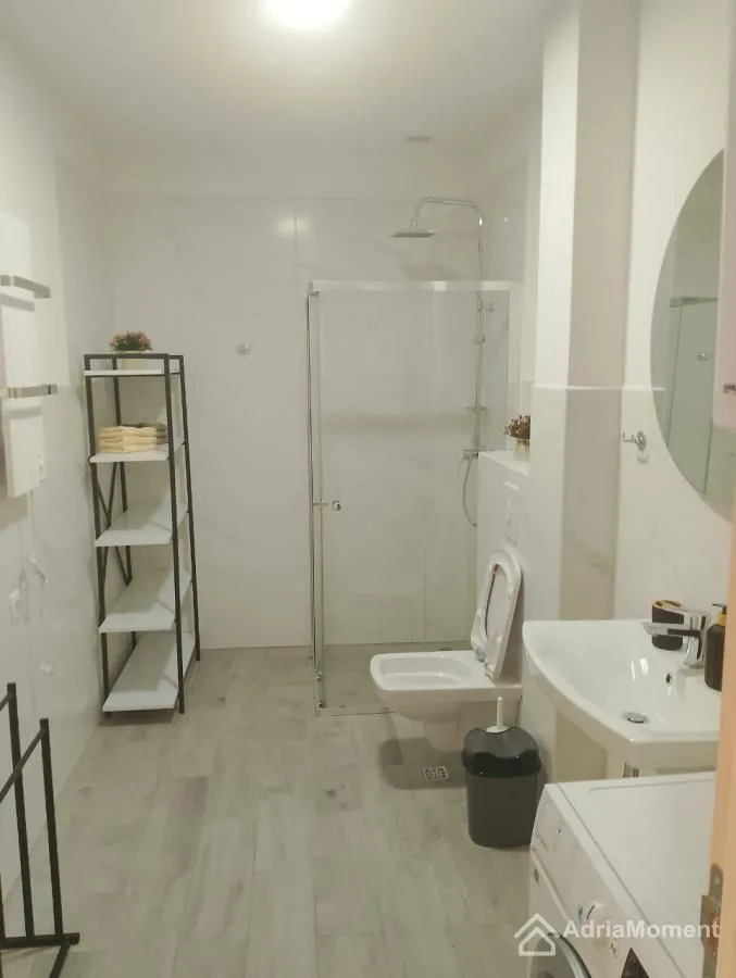 Prodaja, dvosoban stan, 85m², Đenovići, Herceg Novi
