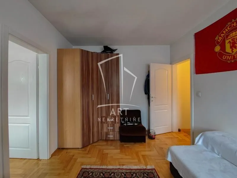 Sale, three bedroom apartment, 69m², Karaburma, Palilula Sve Podlokacije