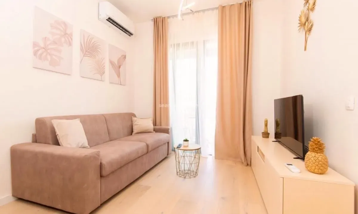 Izdavanje, jednosoban stan, 39m², Centar, Tivat