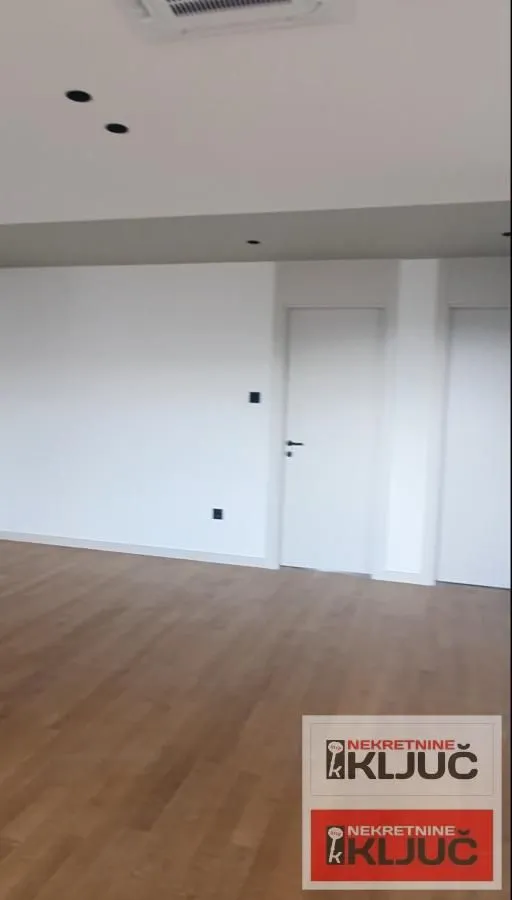 Prodaja, stan, 172m², Bulevar patrijarha Pavla, Novi Sad Sve Podlokacije
