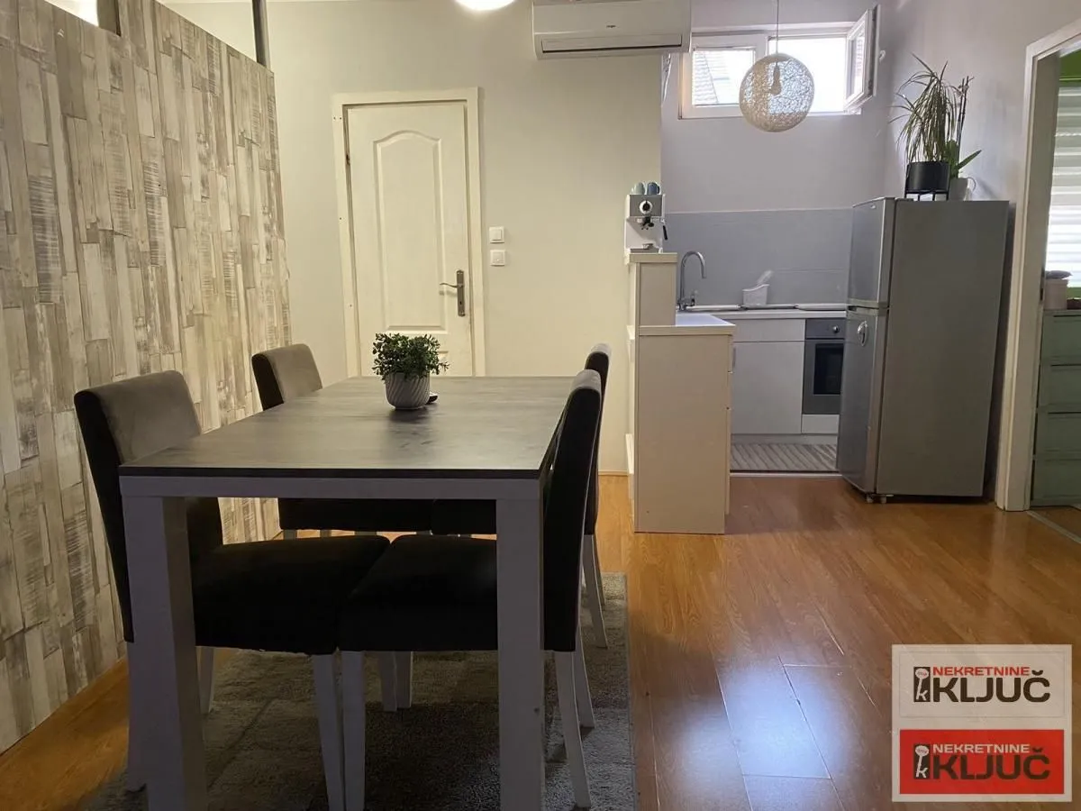 Prodaja, četvorosoban stan, 98m², Bulevar patrijarha Pavla, Novi Sad Sve Podlokacije