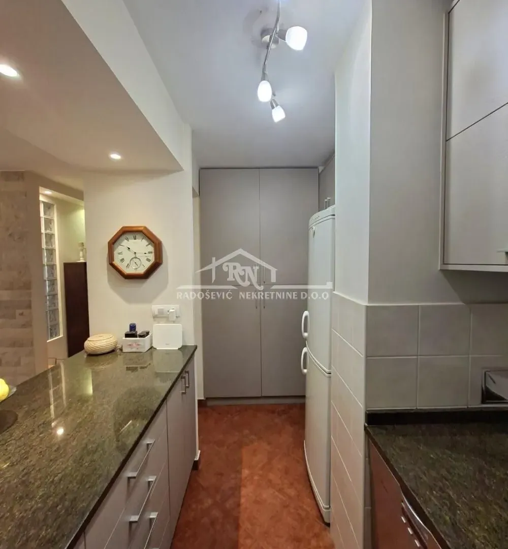 Prodaja, trosoban stan, 77m², Banjica, Voždovac Sve Podlokacije